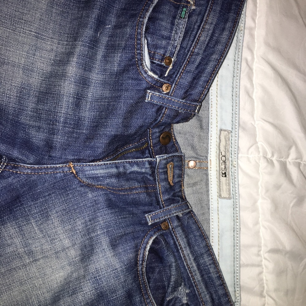JOE’S Jeans skinny leg with distressed pockets.